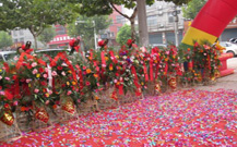 青島鮮花花籃制作公司的晚會(huì)照片