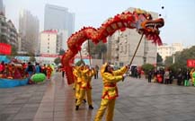 舞龍舞獅隊表演的活動照片